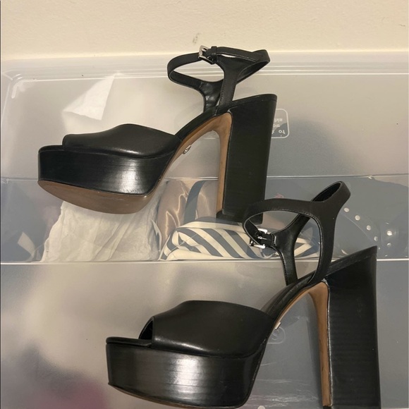 Michael Kors Platform Sandal Heels - Picture 4 of 4